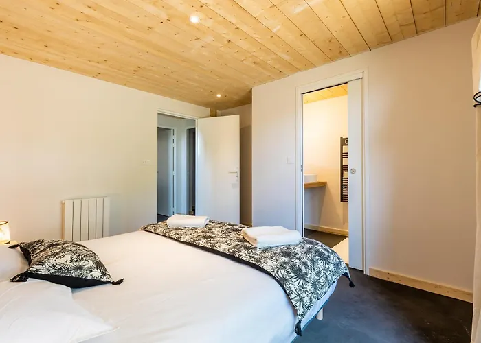 La La Grange Villa *